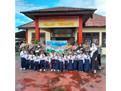 Kunjungan ke Polsek
