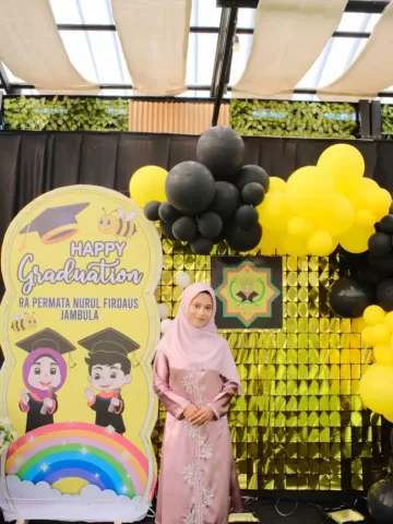 ADE ESTI LEKO, SS